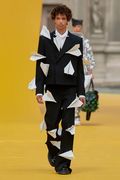 Look 22